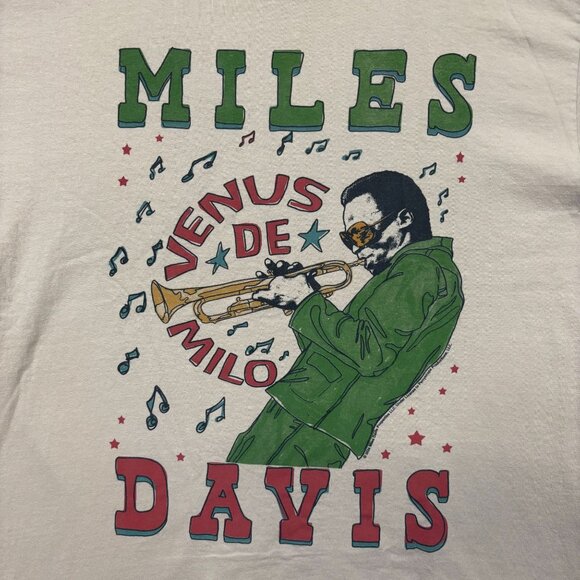 Miles Davis Venus de Milo Jazz Trumpet Icon Oversized Tee M - Picture 2 of 4